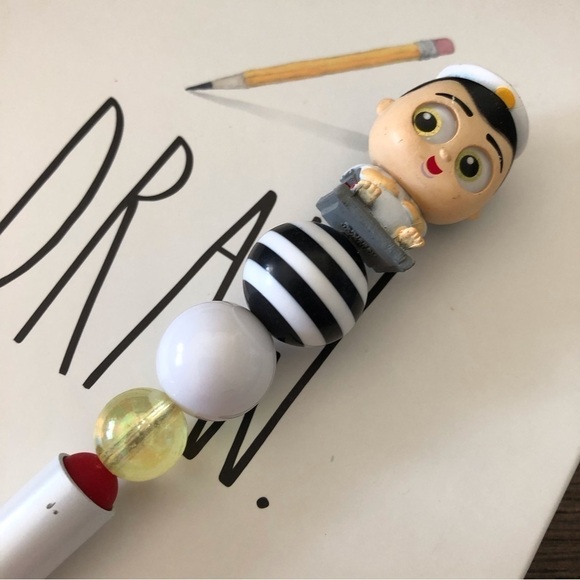 Disney Doorables: Wall-E: Captain B. McCrea handmade beaded pen - Picture 1 of 3